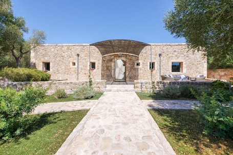 Exterior. Holiday Home "Es Gassons" with Pool, Wi-Fi, A/C, Terrace & Garden
