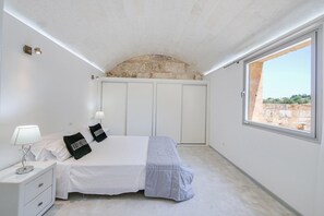 3 bedrooms, iron/ironing board, free WiFi, bed sheets - Holiday Home "Es Gassons" with Pool, Wi-Fi, A/C, Terrace & Garden (María de la Salut)