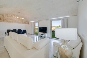 TV - Holiday Home "Es Gassons" with Pool, Wi-Fi, A/C, Terrace & Garden (María de la Salut)