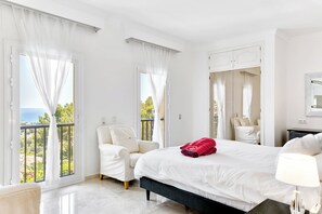 5 bedrooms, iron/ironing board, free WiFi, bed sheets