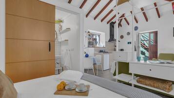 1 chambre, fer et planche à repasser, Wi-Fi gratuit, draps fournis