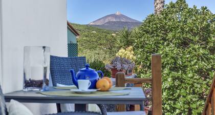 Tiled House with Sea & Mountain Views, Wi-Fi, Terrace, Garden, Pet-Friendly