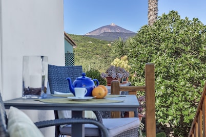 Tiled House with Sea & Mountain Views, Wi-Fi, Terrace, Garden, Pet-Friendly