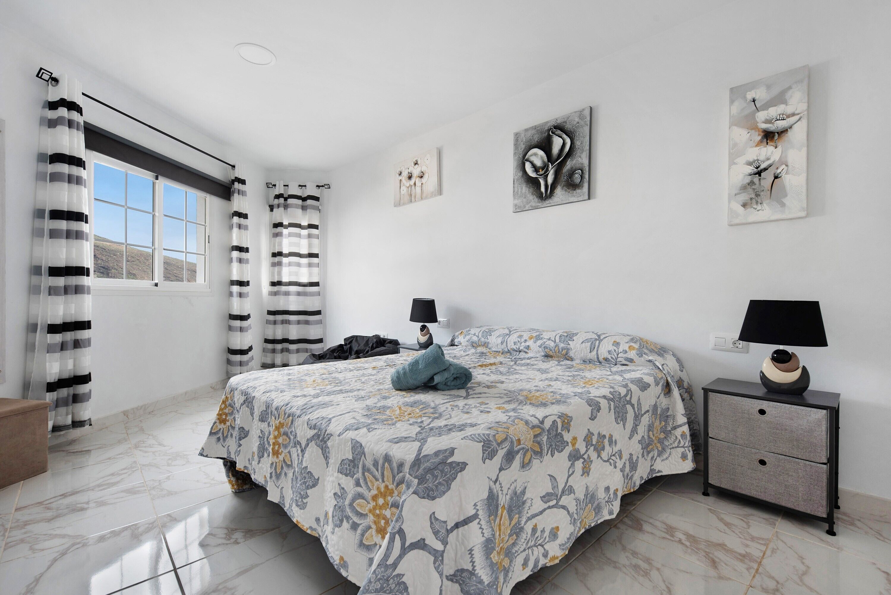 2 chambres, fer et planche à repasser, Wi-Fi gratuit, draps fournis