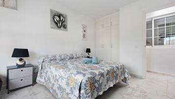 2 bedrooms, iron/ironing board, free WiFi, bed sheets