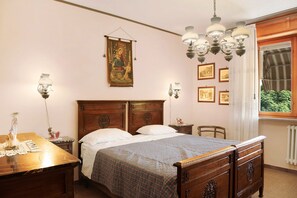 2 quartos, ferros/tábuas de passar roupa, Wi-Fi de cortesia