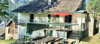 Apartment "La Casa di Sissy" with Garden & Mountain View, Wi-Fi, Garden & Terrace; Pet Friendly