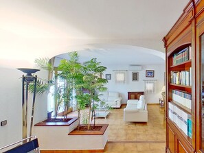 5 chambres, fer et planche à repasser, Wi-Fi gratuit, draps fournis