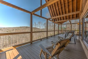 Casa, 4 habitaciones | Balcón