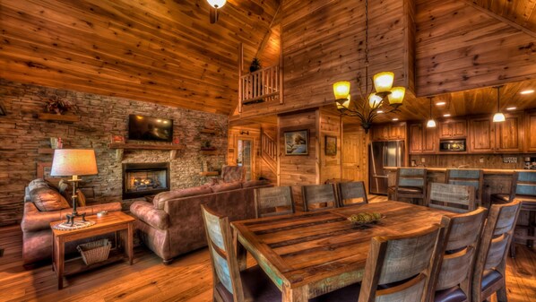 House, 4 Bedrooms | Living room