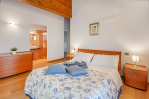 3 Schlafzimmer, Bügeleisen/Bügelbrett, WLAN, Bettwäsche