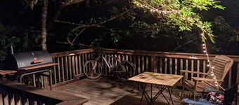 GAME DAY WEEKEND CONDO! WALK TO CAMPUS! PET FRIENDLY! WHIRLPOOL TRAILS!