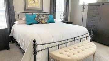 3 bedrooms, iron/ironing board, WiFi, bed sheets