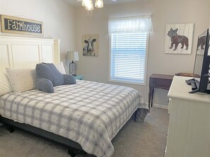 3 bedrooms, desk, iron/ironing board, WiFi