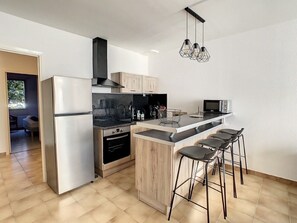 Fridge, microwave, oven, stovetop - Santa Maria's happiness (Saint-Florent)