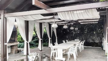 屋外ダイニングエリア