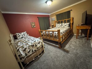 6 Schlafzimmer, Bügeleisen/Bügelbrett, kostenloses WLAN, Bettwäsche