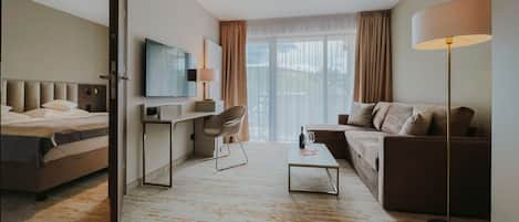 Classic Apartment | 1 bedroom, hypo-allergenic bedding, minibar, in-room safe
