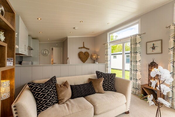 Luxury-Apartment, eigenes Bad, Gartenblick | Lounge