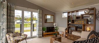 Inside No. 1 Retreat