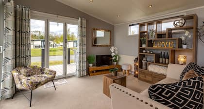 Inside No. 1 Retreat