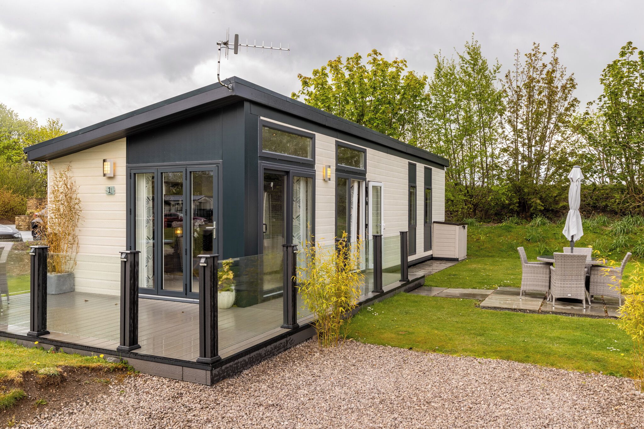 شقة فاخرة - بحمام خاص - منظر للحديقة | المنشأة من الخارج