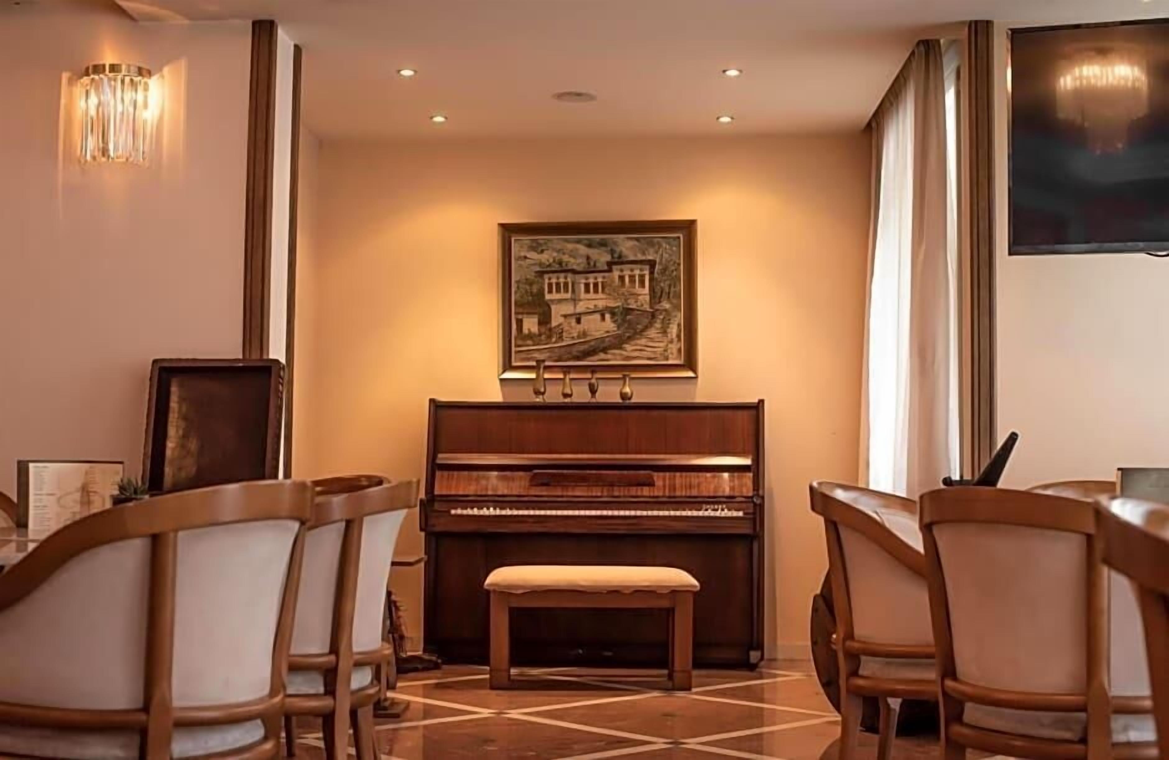 المنشأة من الداخل