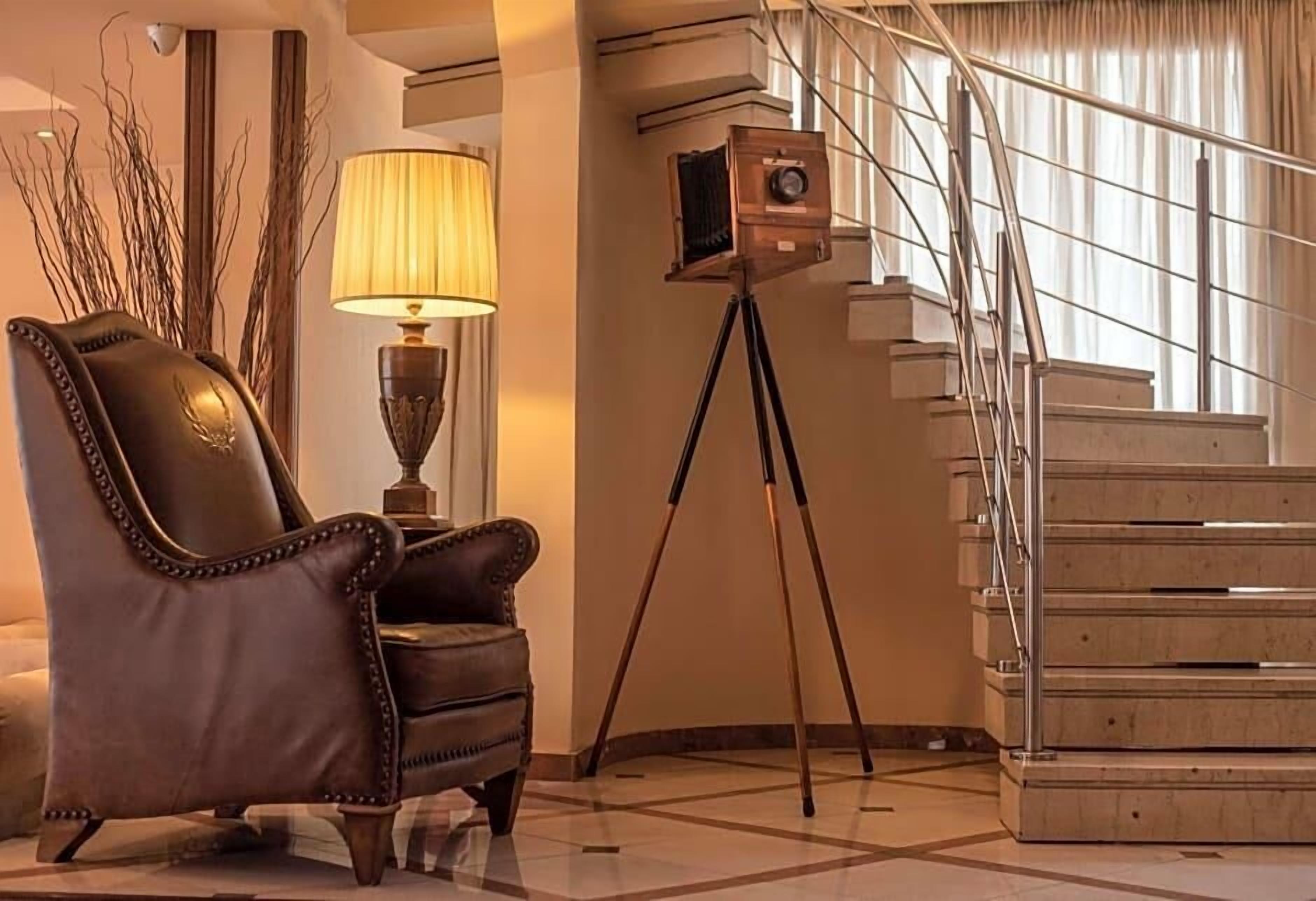 المنشأة من الداخل