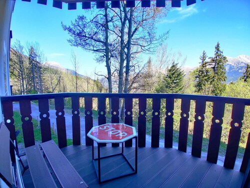 Studio lumineux à Pra-Loup, proche pistes, galerie commerciale et parking privé.