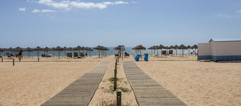 Vilamoura House Garden by Hopstays | Marina view