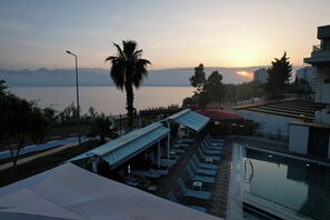 Piscine extérieure (ouverte en saison)