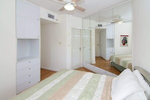 2 chambres, fer et planche à repasser, accès au Wi-Fi (inclus)