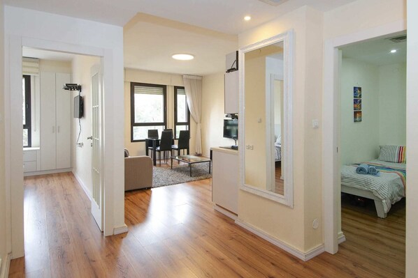 2 bedrooms, iron/ironing board, free WiFi, bed sheets