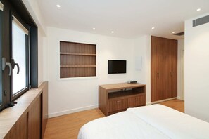 2 chambres, bureau, fer et planche à repasser, Wi-Fi gratuit