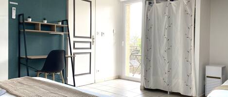 1 chambre, bureau, Wi-Fi gratuit, draps fournis