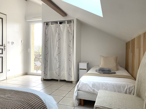 1 chambre, bureau, Wi-Fi gratuit, draps fournis