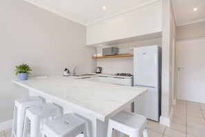 Apartamento (2 Bedrooms) | Cozinha privada | Chaleira elétrica