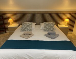 1 bedroom, desk, free WiFi, bed sheets - Appartement Colibri à L'étage (Lagnieu)