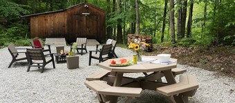 Charming cabin located one minute from the base of Sugarbush Resort