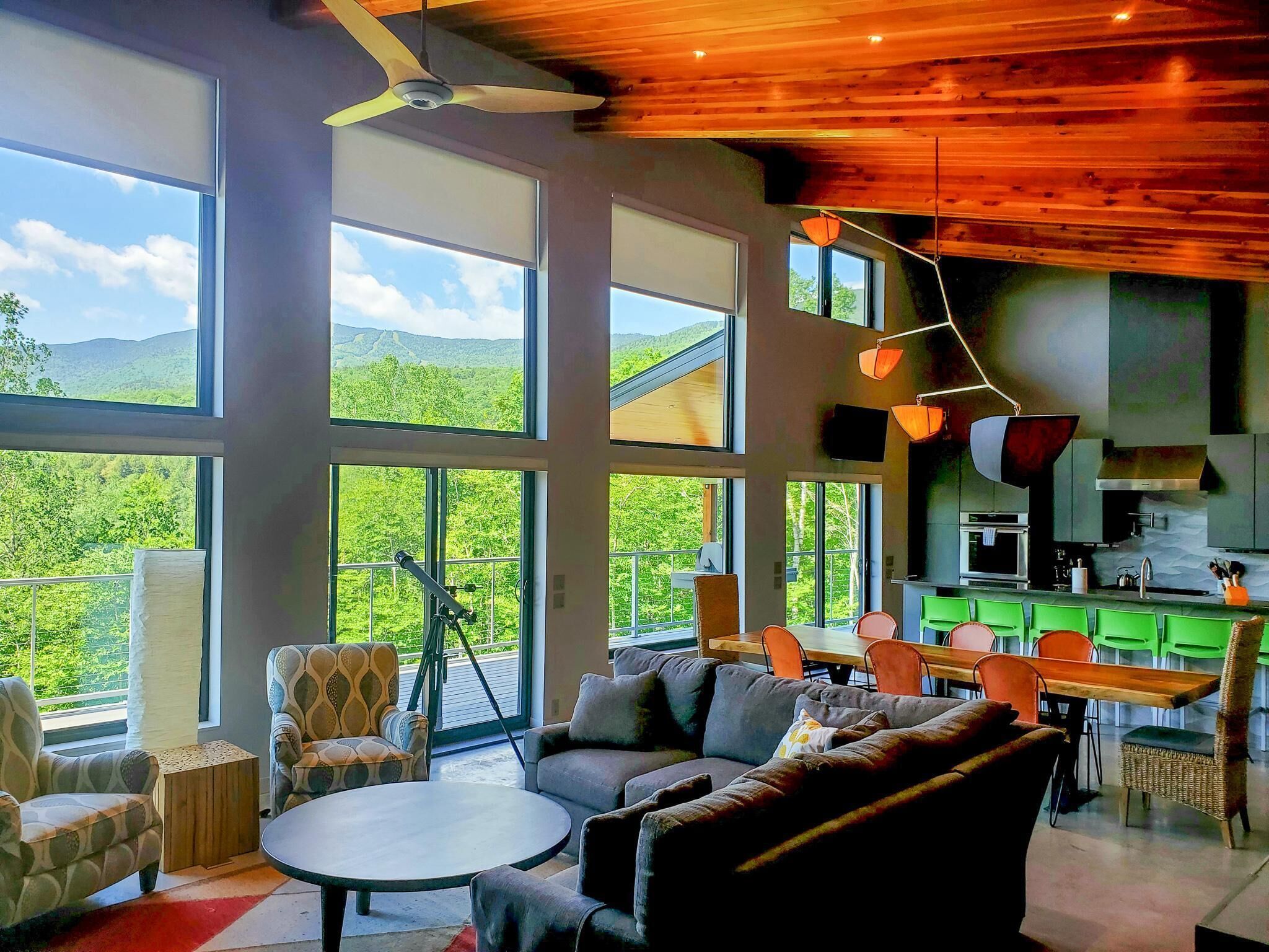 Luxury Home with Unsurpassed Views W Hot Tub