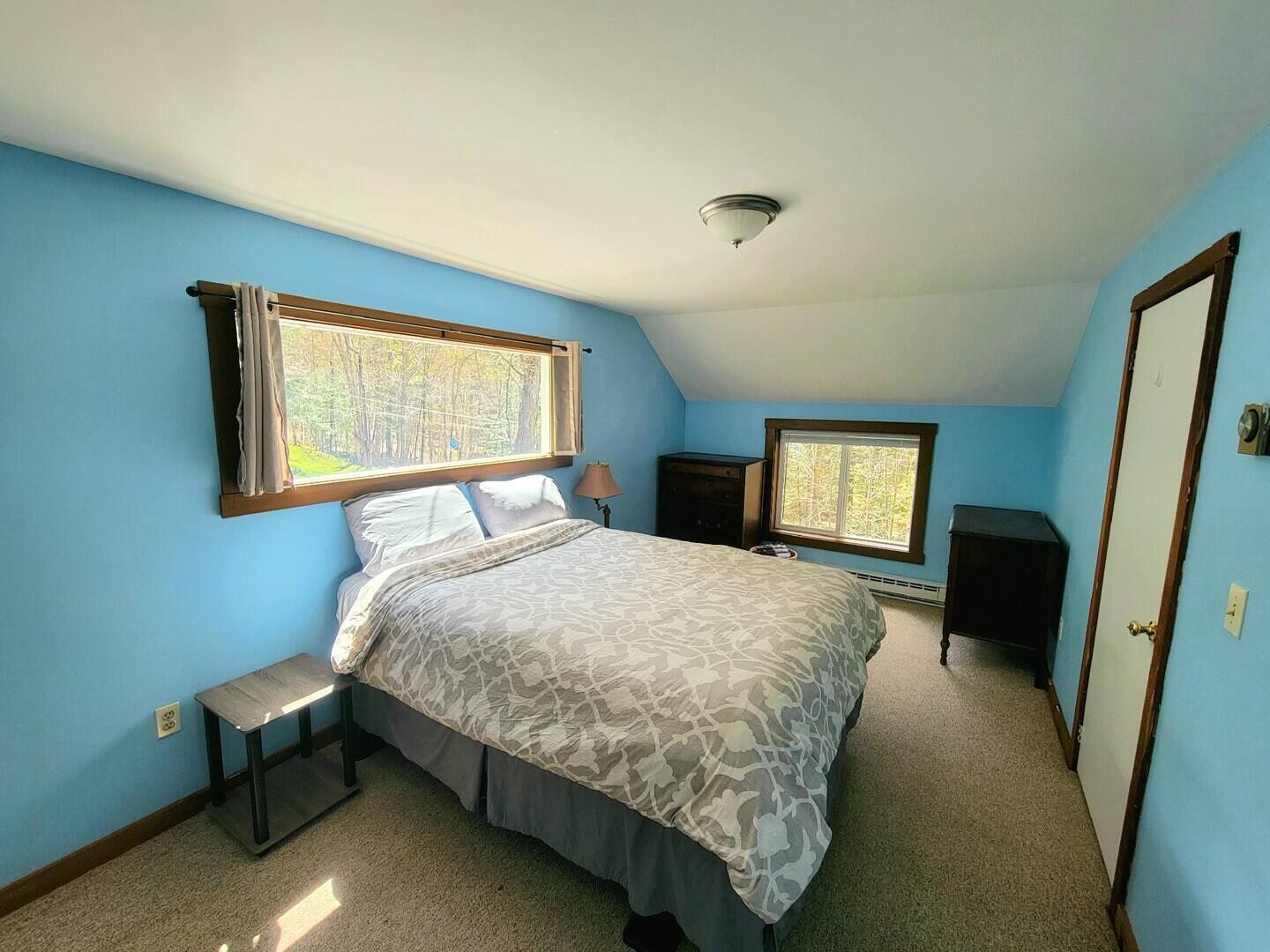 2 habitaciones, tabla de planchar con plancha y wifi gratis 