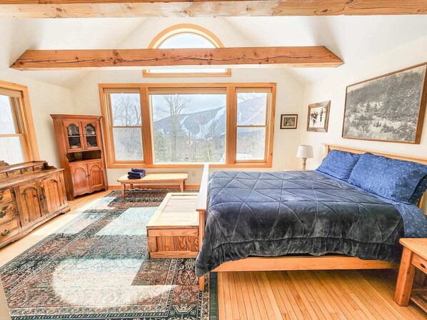 5 室のベッドルーム、WiFi (無料)、ベッドシーツ