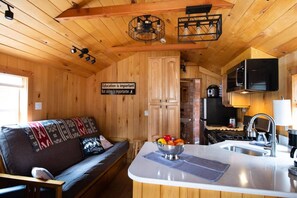 Smart TV - Lovely cabin nestled in the woods one minute from Sugarbush Resort (Warren)
