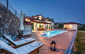 Villa | Kolam renang | Kolam renang tertutup 