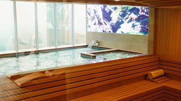 Sauna, Whirlpool, Dampfbad, Körperbehandlungen, Warmsteinmassagen