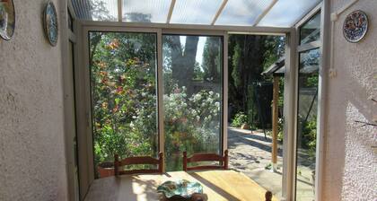 Villa Avec Jardin, au Calme, Dans Quartier Résidentiel, à 10 mn D'avignon
