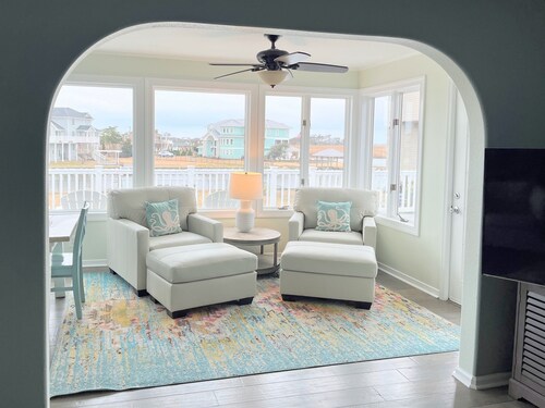 Bayside 6BR•Hot Tub• EV • Steps to Beach • 2 Kings