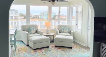 Bayside 6BR•Hot Tub• EV • Steps to Beach • 2 Kings