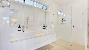 Bathtub, hair dryer, towels