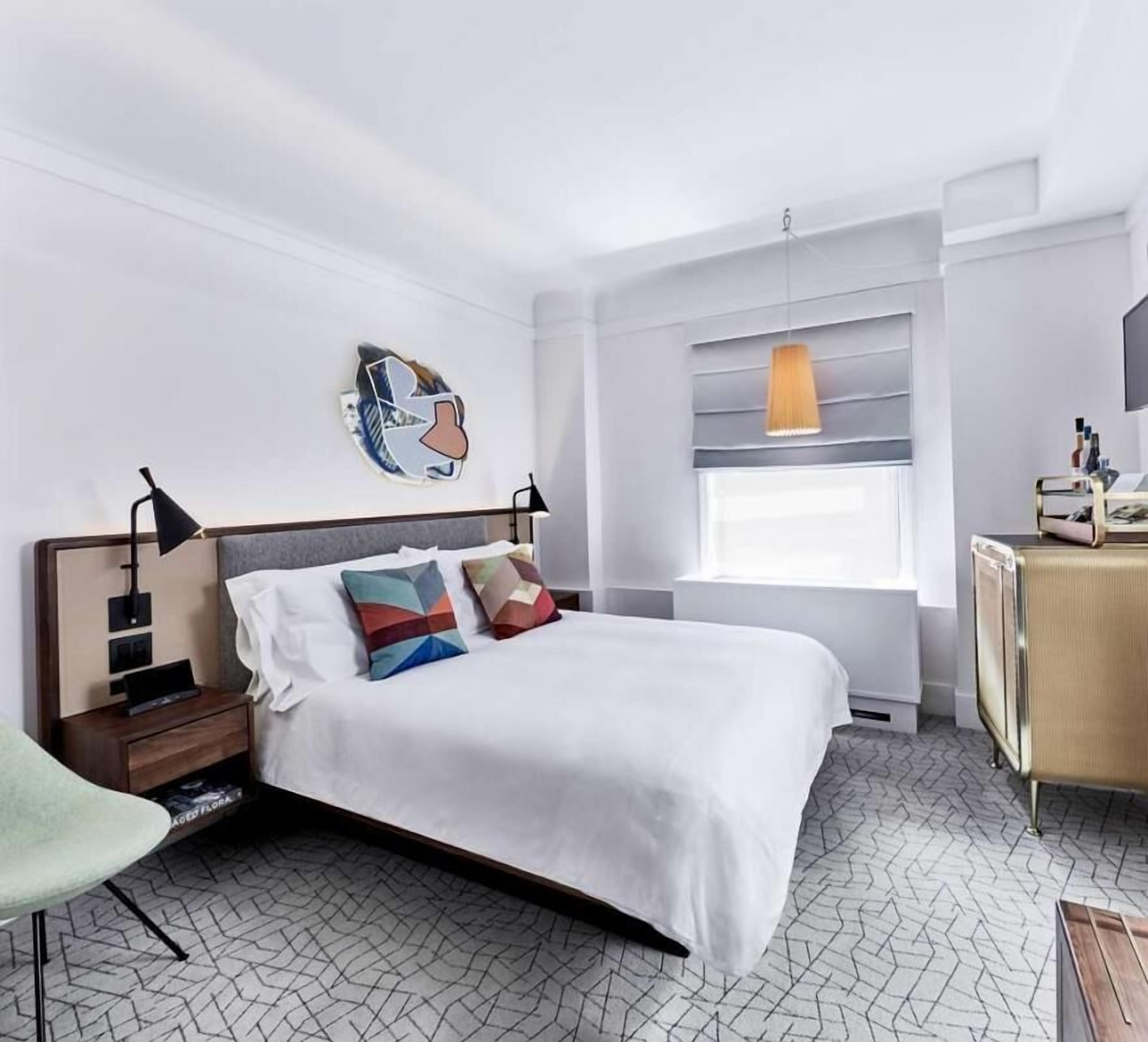 Midtown Getaway! Great Unit, On-site Restaurant and Bar, Business Center, Gym